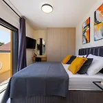 D Marine Villa *